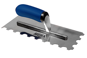 180256 - Serrated steel trowel U20x10